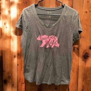 Queen of the wild Hand Crafted Gray Tee with Pink Bear Design LARGE